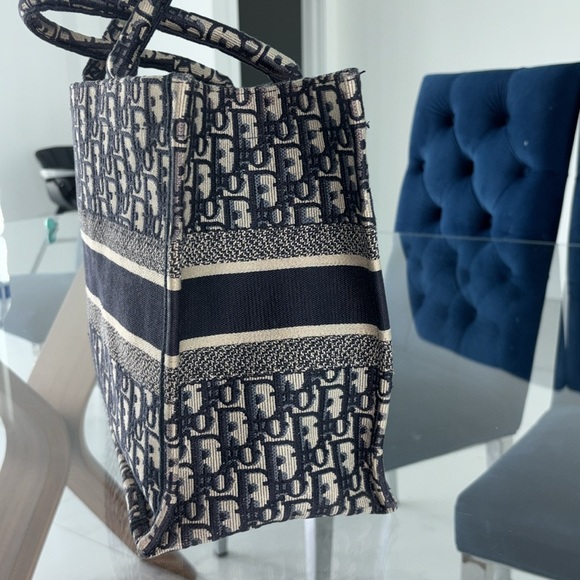 Christian Dior Medium Booktote - Picture 6 of 14